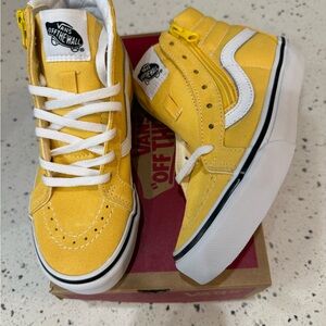 New boys Girls Vans Sz 1.5, 2 Yellow High-Top Shoes